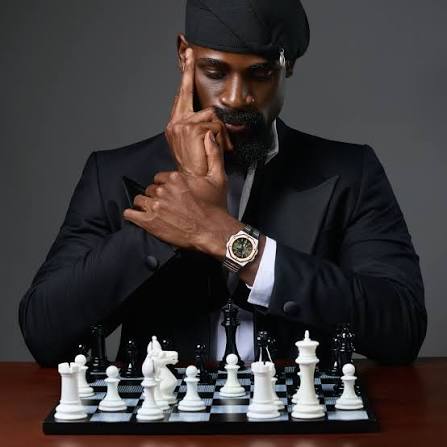 Tunde Onakoya Turns Heads as He Plays Chess in Stylish Agbada at the Louvre