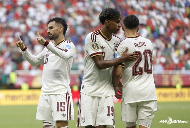 Spain Edge Uruguay 1-0 to Top Group H as Cape Verde Make History
