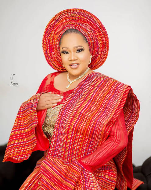 “I Was Raised to Kneel When Greeting Elders” — Toyin Abraham Responds to Critics Calling Her a Hypocrite