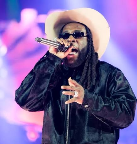 Burna Boy Spotted in Lagos With Phyno, Seyi Vibez, Odumodublvck, and 6uff