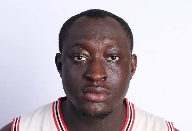Streamer Carter Efe Cries Out as Massive Water Leaks From Ceiling of His Hotel Room After Heavy Downpour in Benin City