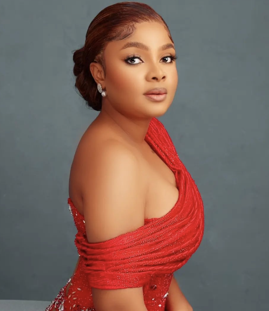 “I’m From the Streets Too!” - Bimbo Ademoye Blasts Thugs Over Alleged Movie Set Disruption