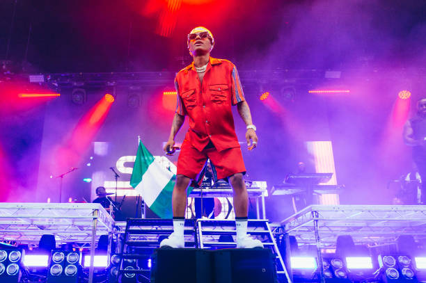 Picture of Wizkid performing on stage